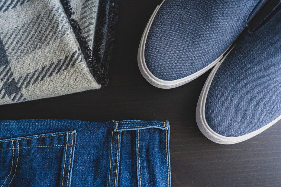Illustration of Women's Ballet Flats With Denim or Tailoring: Styling Directions to Explore With Pieces From Your Own Closet